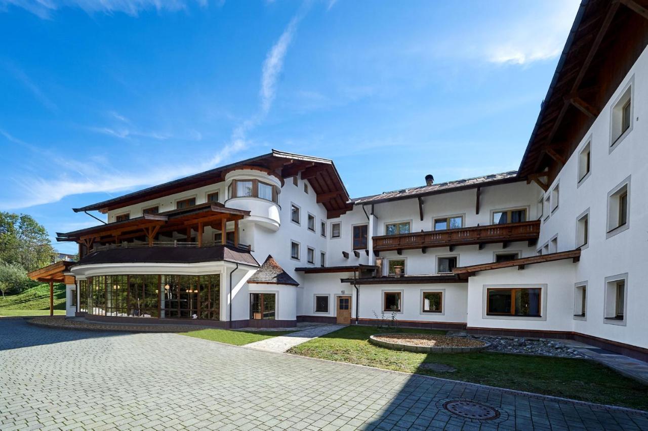 Hotel Zum Sternenhof Kossen Exterior photo