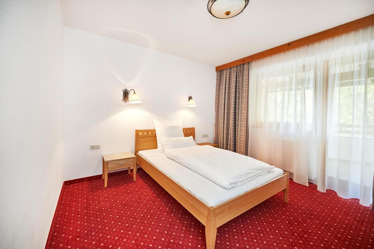 Hotel Zum Sternenhof Kossen Exterior photo